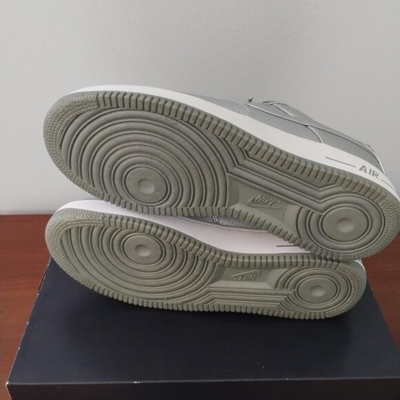 Nike - Air Force 1 Low ‘07 LV8 - Metallic Silver - Size 10 - Picture 10 of 12